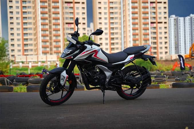 Bajaj Pulsar N125 दमदार इंजन